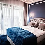Hanza Tower 14th Floor Cityview, Balcony, Sauna, Pool, Jacuzzi Apartment *