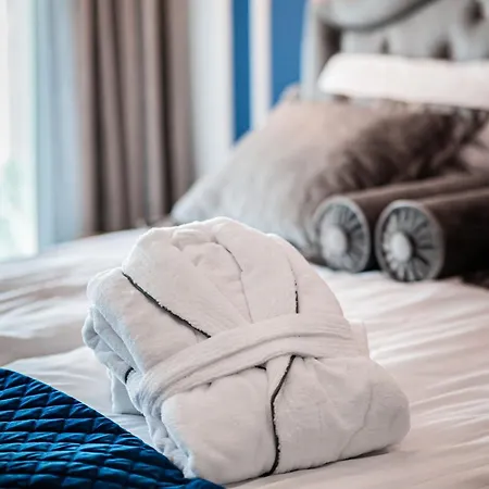 Hanza Tower 14th Floor Cityview, Balcony, Sauna, Pool, Jacuzzi * שצ'צ'ין