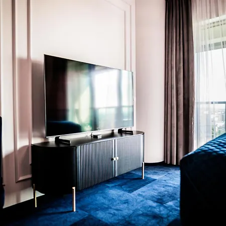 Hanza Tower 14th Floor Cityview, Balcony, Sauna, Pool, Jacuzzi