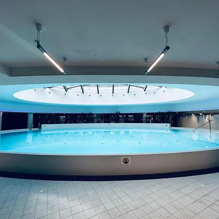 Hanza Tower 14th Floor Cityview, Balcony, Sauna, Pool, Jacuzzi *