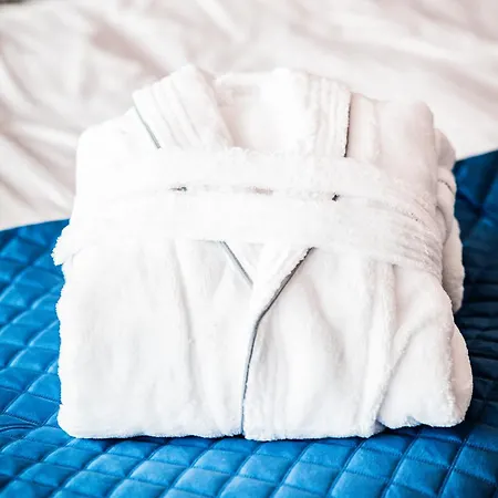 Hanza Tower 14th Floor Cityview, Balcony, Sauna, Pool, Jacuzzi *