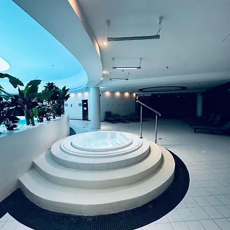 Hanza Tower 14th Floor Cityview, Balcony, Sauna, Pool, Jacuzzi Stettino