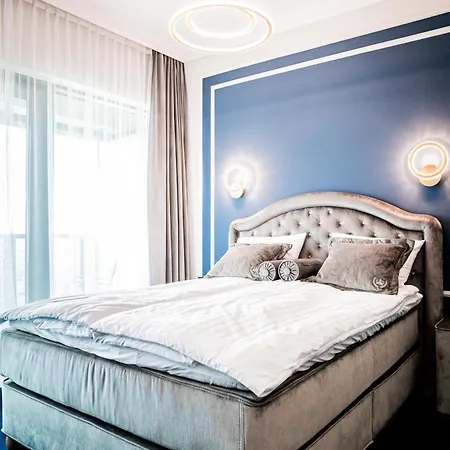 Hanza Tower 14th Floor Cityview, Balcony, Sauna, Pool, Jacuzzi דירה *