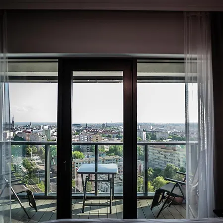 Hanza Tower 14th Floor Cityview, Balcony, Sauna, Pool, Jacuzzi Apartment Szczecin