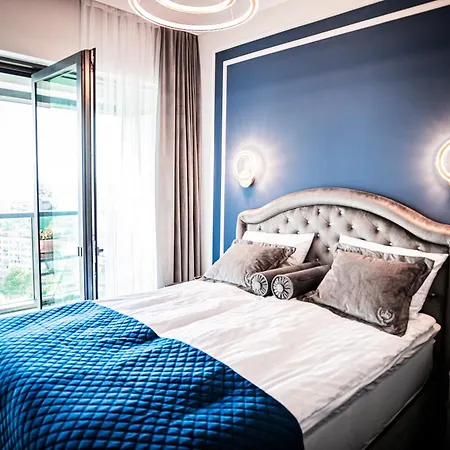 Hanza Tower 14th Floor Cityview, Balcony, Sauna, Pool, Jacuzzi דירה *