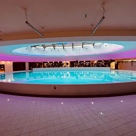 Apartment Hanza Tower 14th Floor Cityview, Balcony, Sauna, Pool, Jacuzzi