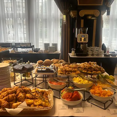 Hanza Tower 14th Floor Cityview, Balcony, Sauna, Pool, Jacuzzi דירה *