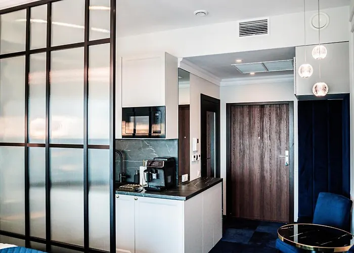 Hanza Tower 14th Floor Cityview, Balcony, Sauna, Pool, Jacuzzi *