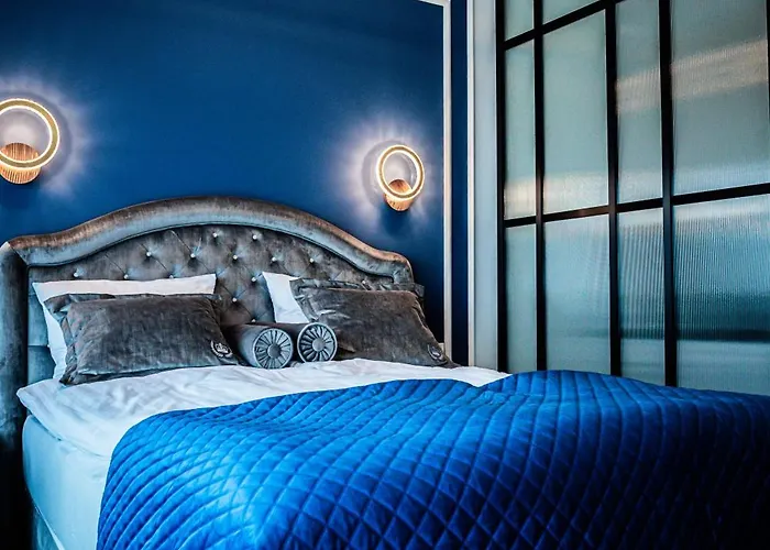 Hanza Tower 14th Floor Cityview, Balcony, Sauna, Pool, Jacuzzi *