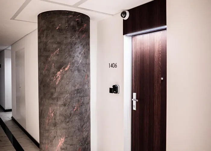 Hanza Tower 14th Floor Cityview, Balcony, Sauna, Pool, Jacuzzi Апартаменти