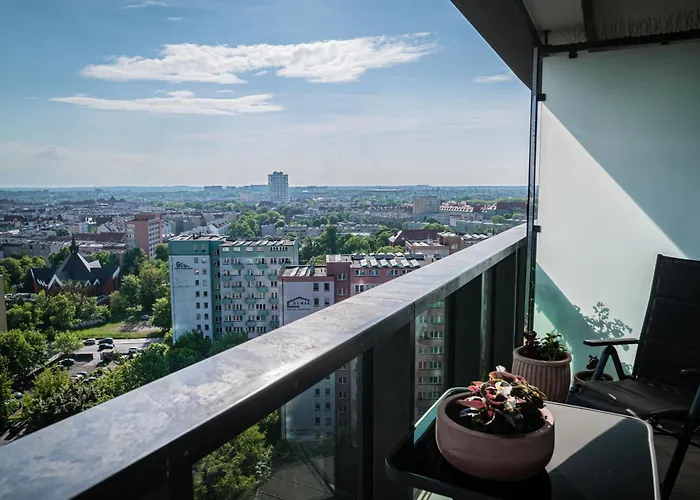 Hanza Tower 14th Floor Cityview, Balcony, Sauna, Pool, Jacuzzi *