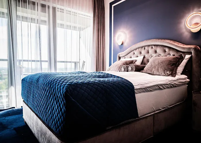 Hanza Tower 14th Floor Cityview, Balcony, Sauna, Pool, Jacuzzi Апартаменти *