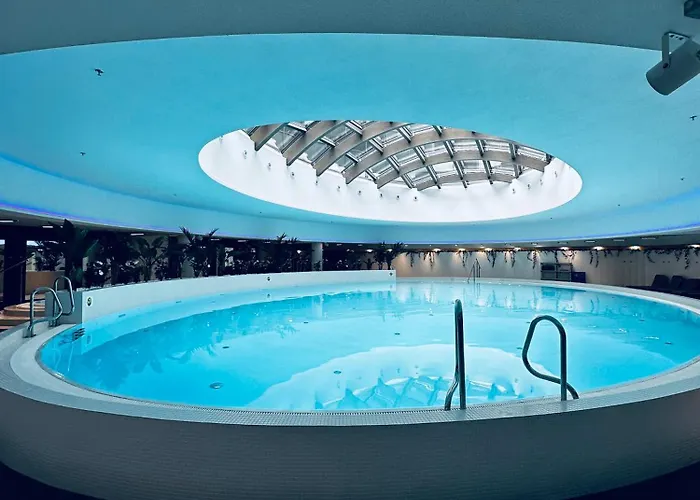 Apartman Hanza Tower 14th Floor Cityview, Balcony, Sauna, Pool, Jacuzzi