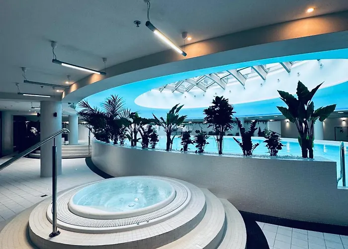 Апартаменти Hanza Tower 14th Floor Cityview, Balcony, Sauna, Pool, Jacuzzi