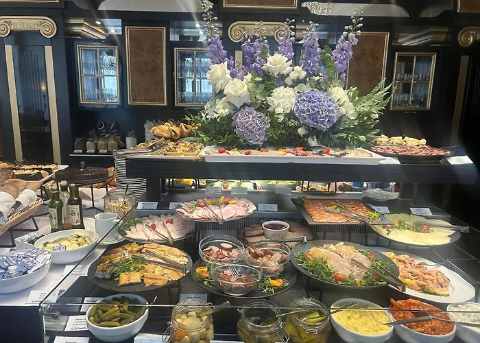 Hanza Tower 14th Floor Cityview, Balcony, Sauna, Pool, Jacuzzi * Estetino